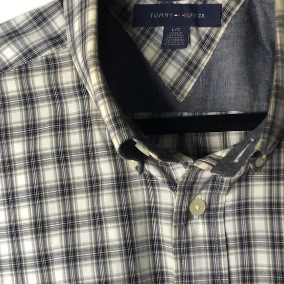 Men’s Tommy Hilfiger Large Men’s Shirt - Picture 5 of 5